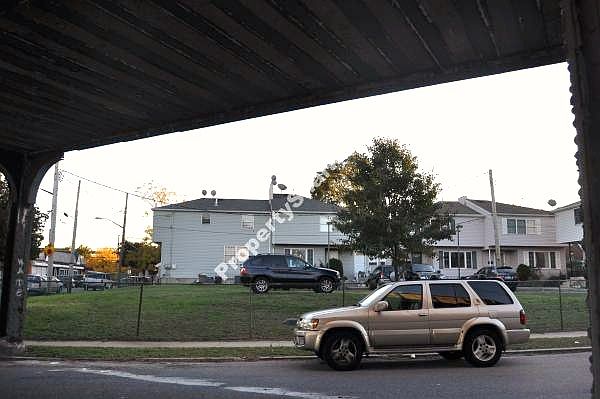 1st image of 222-50 141 Ave