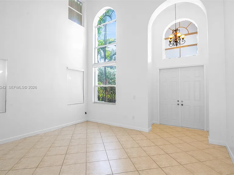 16001 SW 43rd Ter #16001 — Photo 1