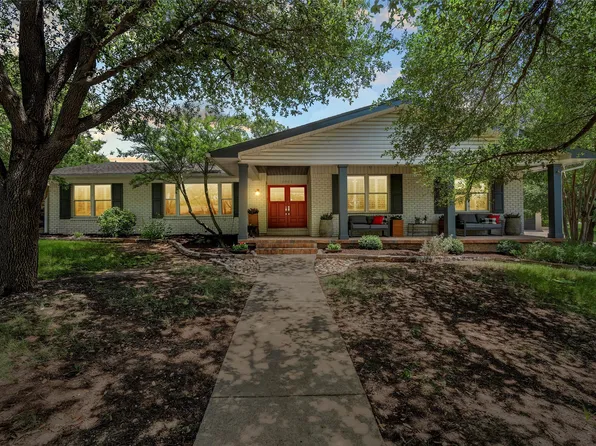 1001 Hummingbird Ln, Woodway, TX 76712