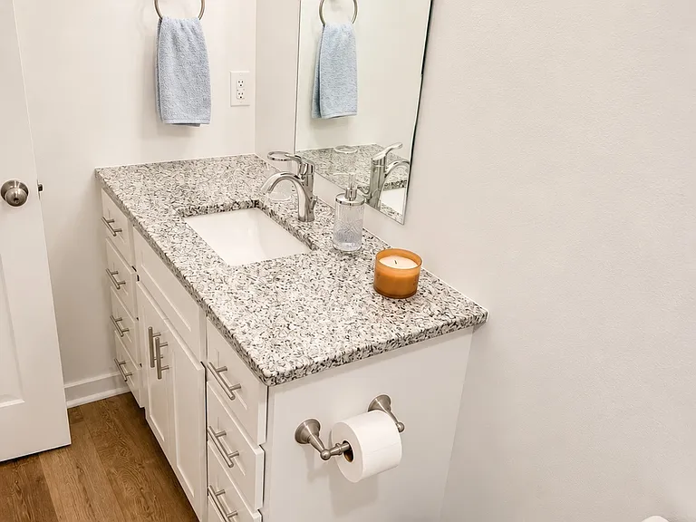 111 N Bison Ct — Photo 14