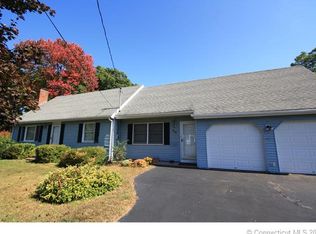 40 Pershing Rd, Windsor Locks, CT 06096
