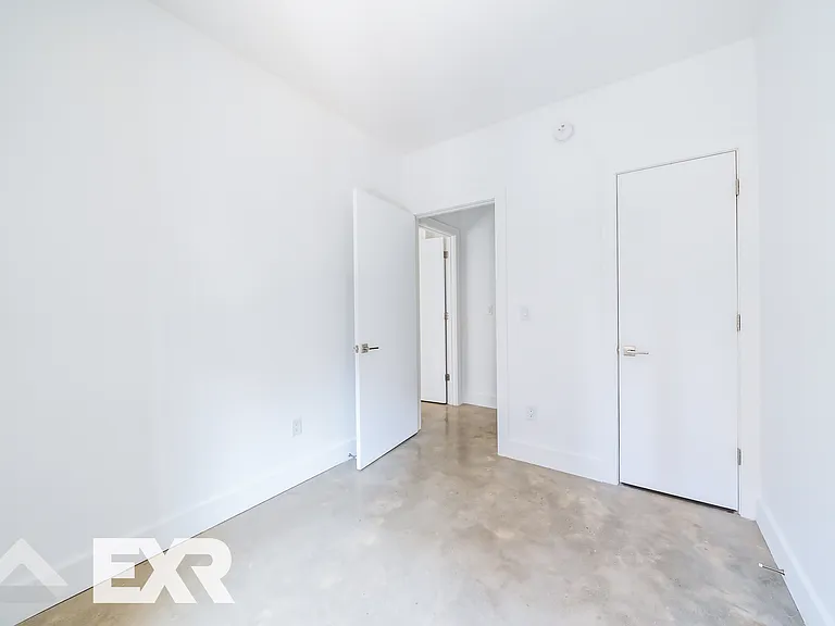 1915 Beverley Rd #204 — Photo 9