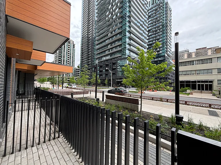 117 Broadway Ave — Photo 39