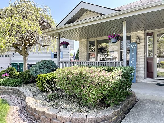 2nd image of 1362 W Cap Cir