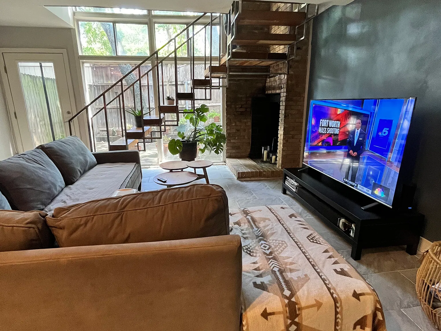 4425 Travis St — Photo 4