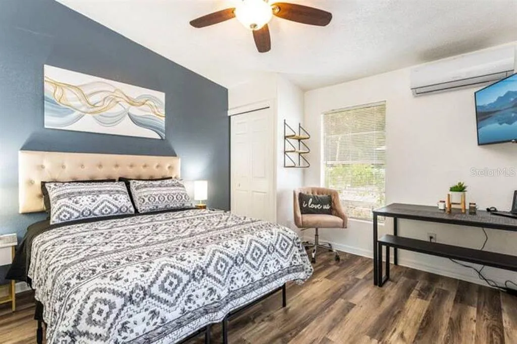 1 bed, 1.0 bath, 202 sqft, $1,800 — Photo 3