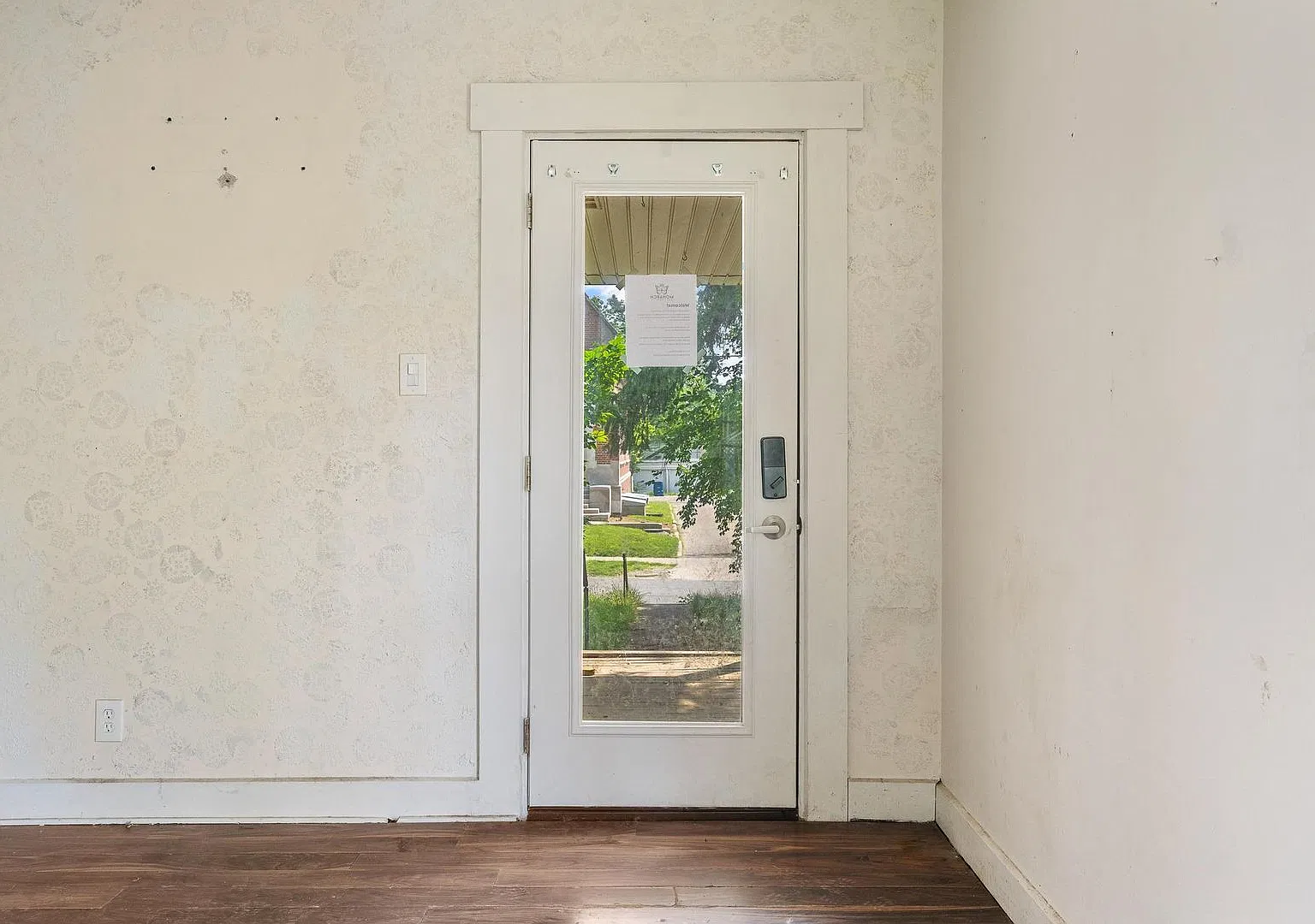 3 Bedroom Home For Rent — Photo 3