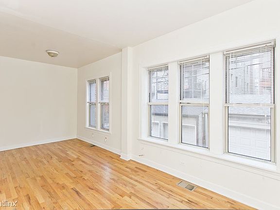 2nd image of 624 W Barry Ave #6245W1