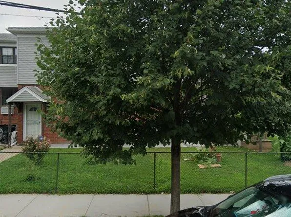 12032 5th Ave Floor 2, College Pt, NY 11356