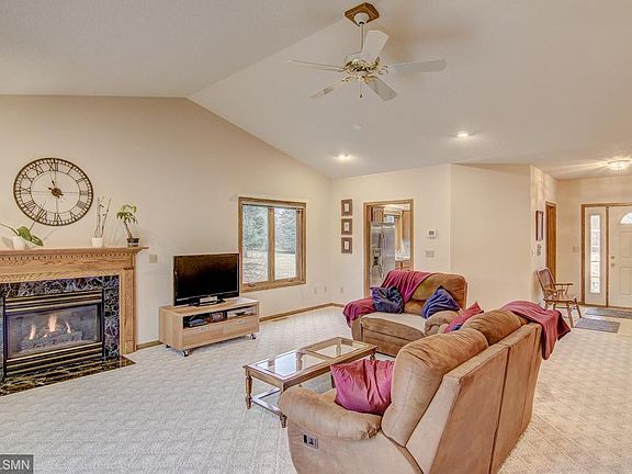 4th image of 1120 Omaha Ave N