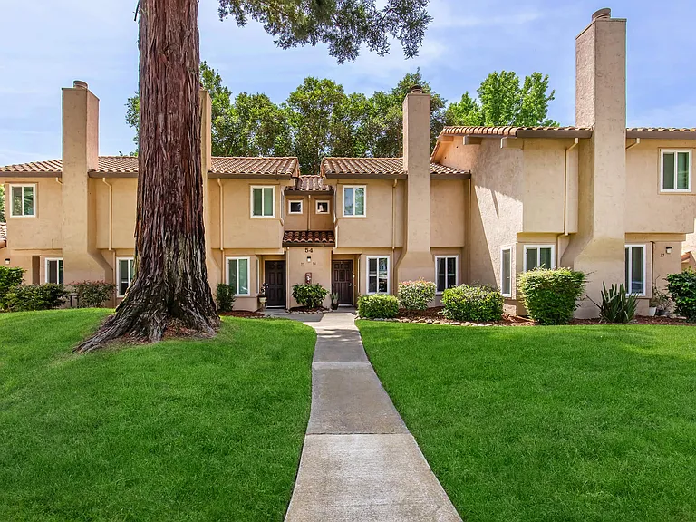 54 Quay Ct — Photo 4