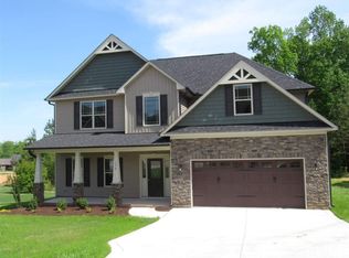 176 Neuse Landing Dr, Clayton, NC 27527