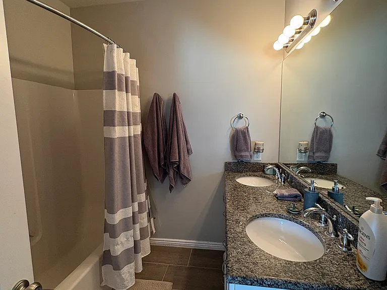 Hillshire Dr — Photo 7