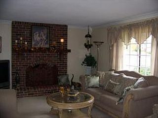 4th image of 610 W Stonecrest Cir