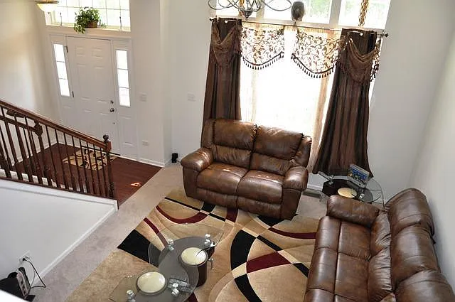 2 bed, 2.5 bath, 1500 sqft, $2,800 — Photo 3
