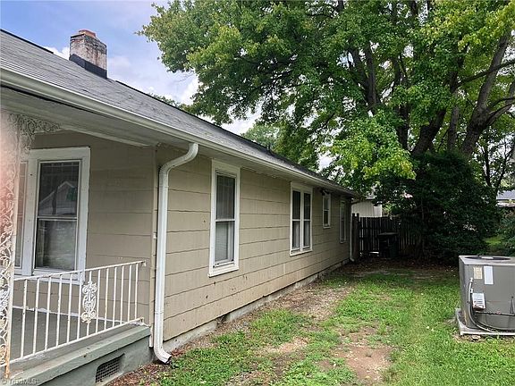 4th image of 1618 Elwood Ave