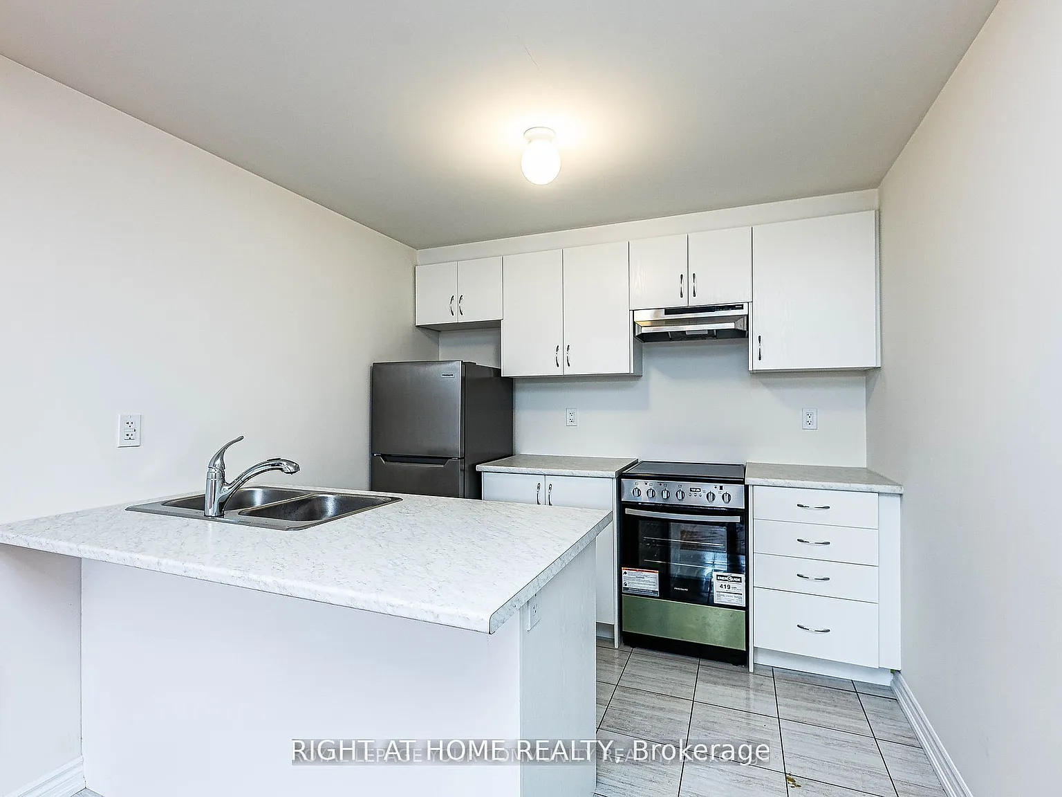 2 bed, $1,700 — Photo 4