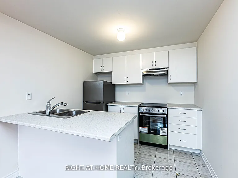 27 Lincoln Dr #BASEMENT — Photo 4