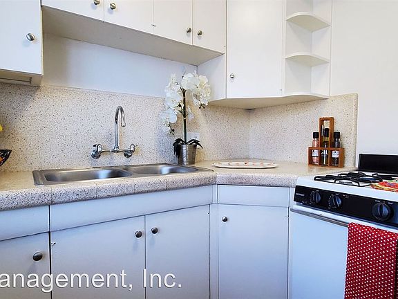 4th image of 1465 Grand Ave APT 3