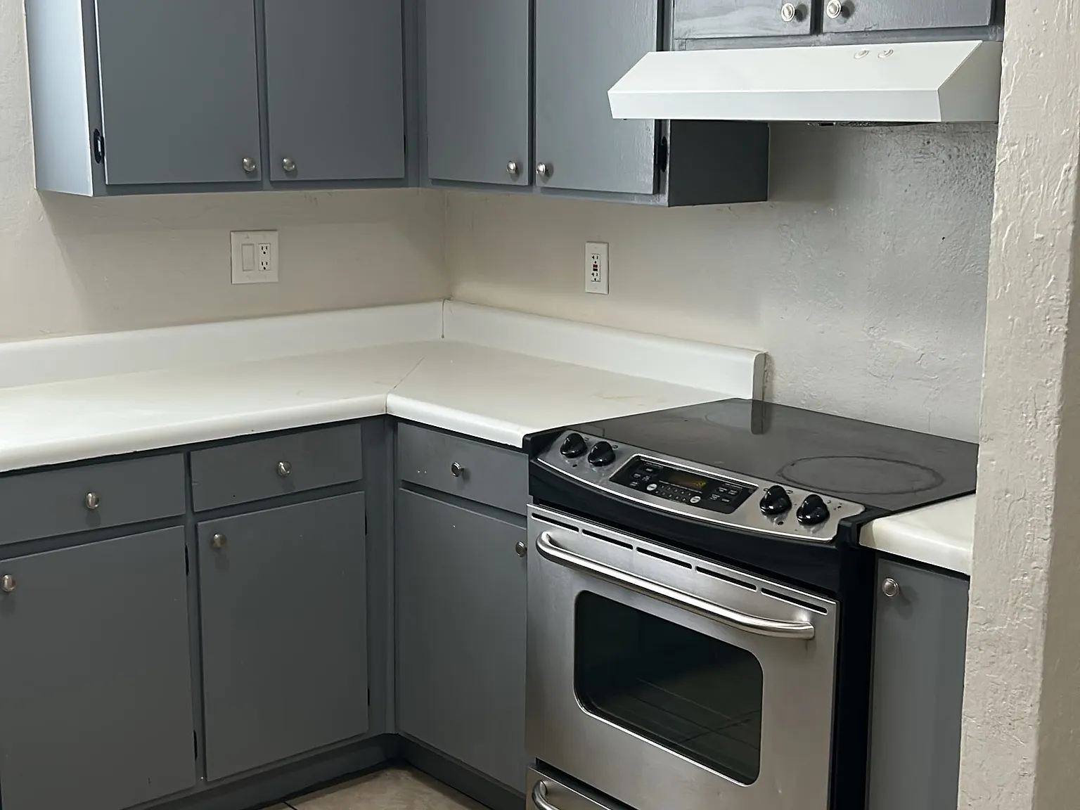 3 bed, 1100 sqft, $1,500 — Photo 2
