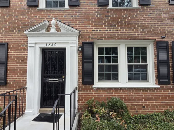 3820 V St SE, Washington, DC 20020