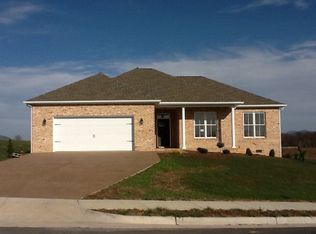 102 Briar Creek Cir, Weyers Cave, VA 24486