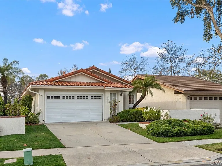 24971 Sunset Pl E — Photo 2