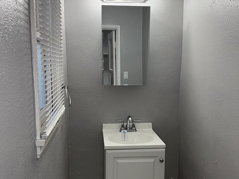 9614 S 8th Ave — Photo 38