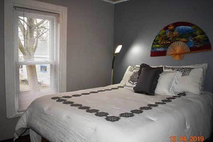 2nd image of 537 Elizabeth St APT 1