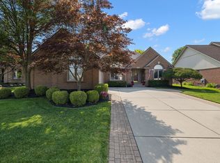 51917 Sequoya Dr, Macomb, MI 48042