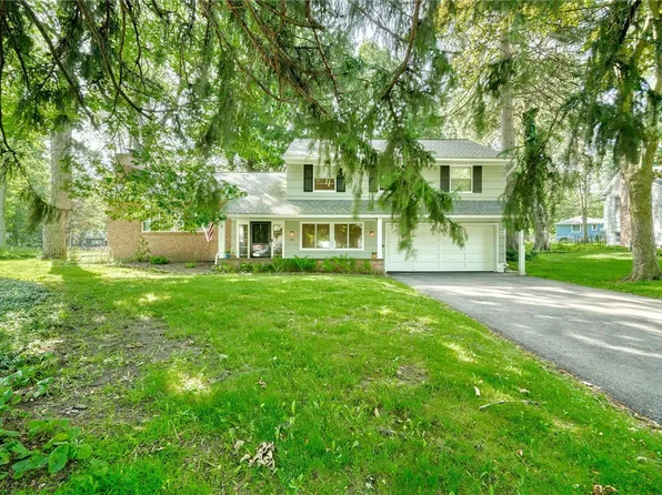 83 Hillhurst Ln, Rochester, NY 14617