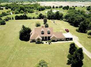 910 E Simonds Rd, Seagoville, TX 75159