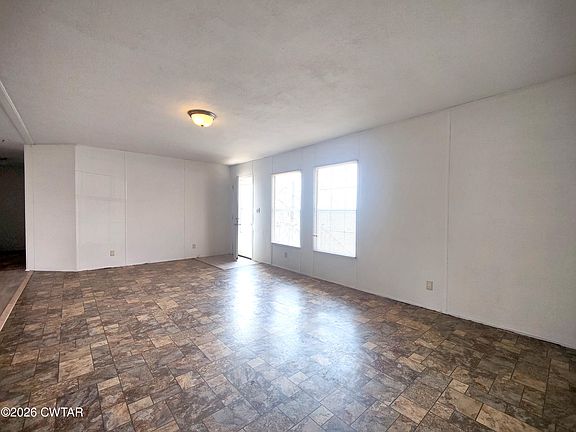 5th image of 546 Ross Rd