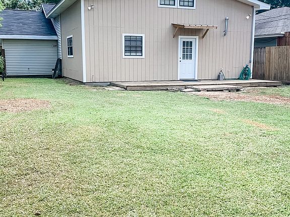 3rd image of 2330 2nd St