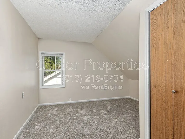 1031 Merrifield St SE — Photo 23