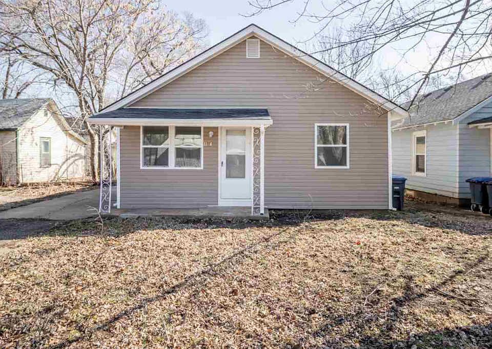 1st image of 1104 S Topeka St