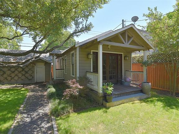 The building on the right is the 504 sq.ft. cottage.  The building on the left is the 2 car garage that enters off 11th street.