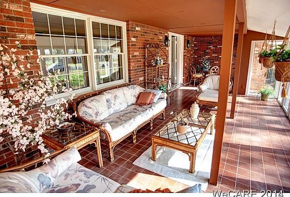 3rd image of 137 Villanova Dr