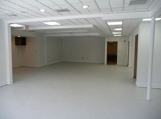 4th image of 119 NE 39th St