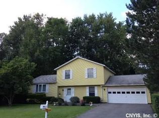 402 Helfer Ln, Minoa, NY 13116