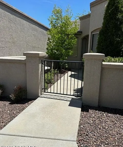 2365 Sequoia Dr — Photo 1