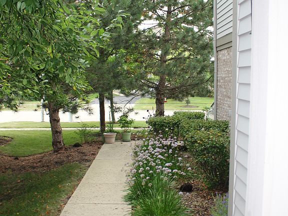 3rd image of 2196 Yale Cir