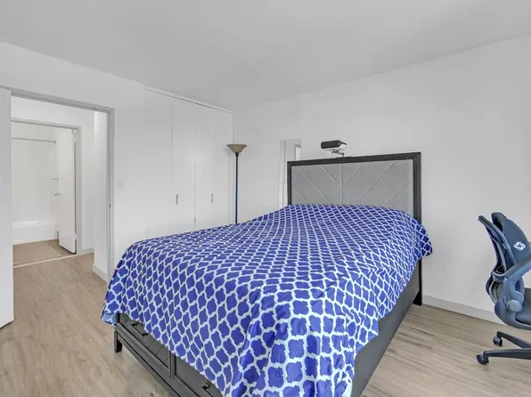 20 River Road image 6 of 20