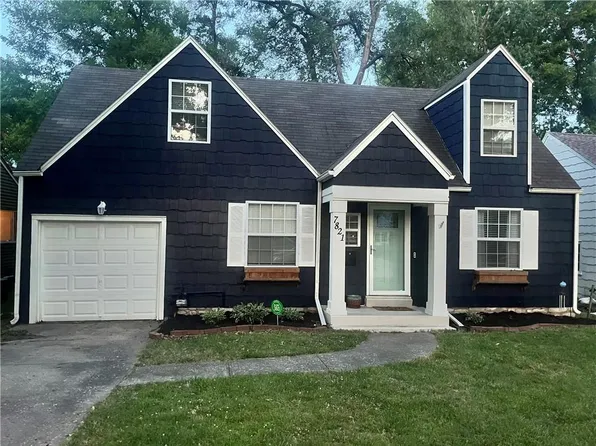 7821 Summit St, Kansas City, MO 64114