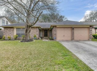 16719 Barkentine Ln, Friendswood, TX 77546