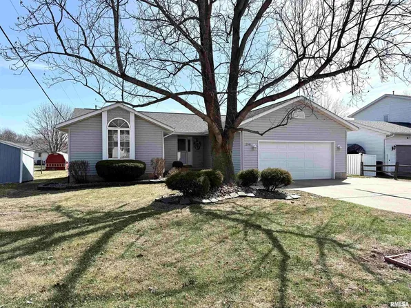 290 Melrose Dr, Colona, IL 61241