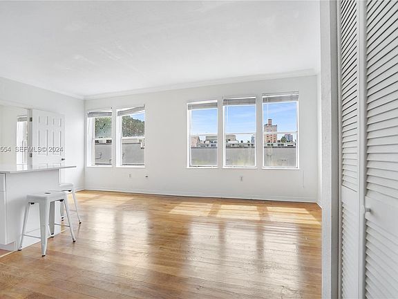 4th image of 1027 Pennsylvania Ave #3
