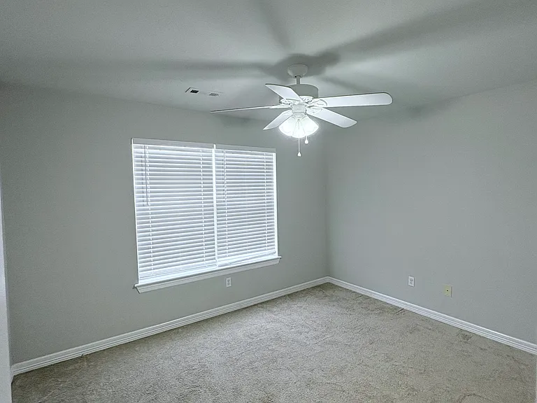 4375 E Holiday Dr — Photo 11