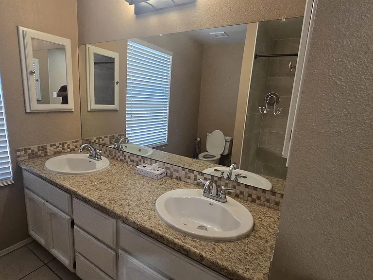 1541 S 34th Ave — Photo 18