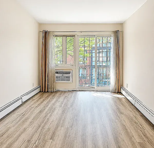 31-17 30th St #2 — Photo 3